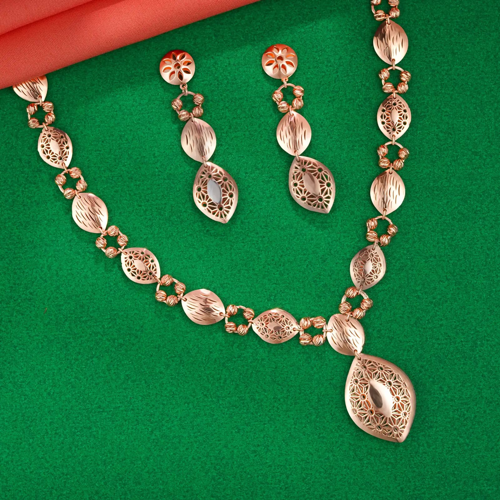 Rose Carved Mirage Necklace Set