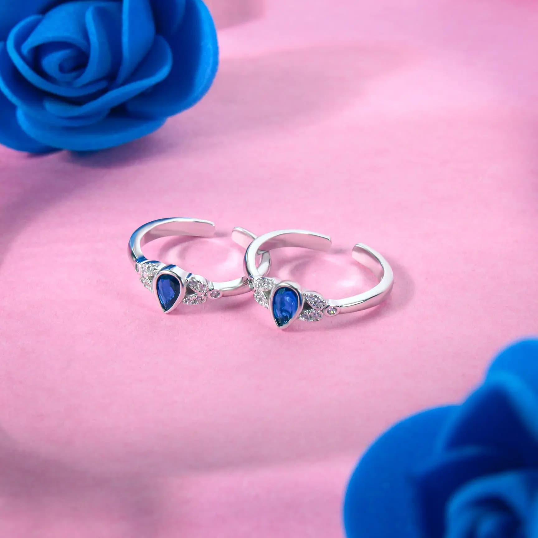 Neel Noor Silver Toe Rings