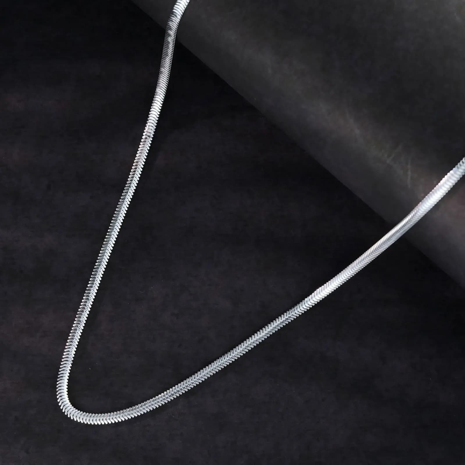 Elegant Silver Herringbone Chain – 4.633g Elegant Silver Herringbone Chain – 4.633g