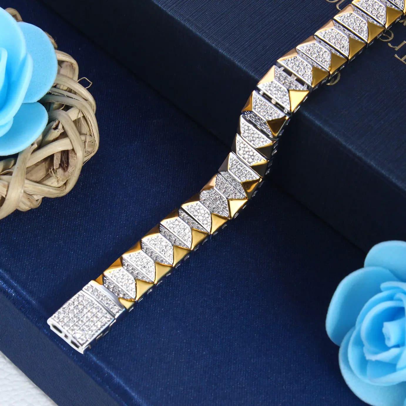 Radiant Luxe Rose Gold Diamond-Cut Bracelet Radiant Luxe Rose Gold Diamond-Cut Bracelet
