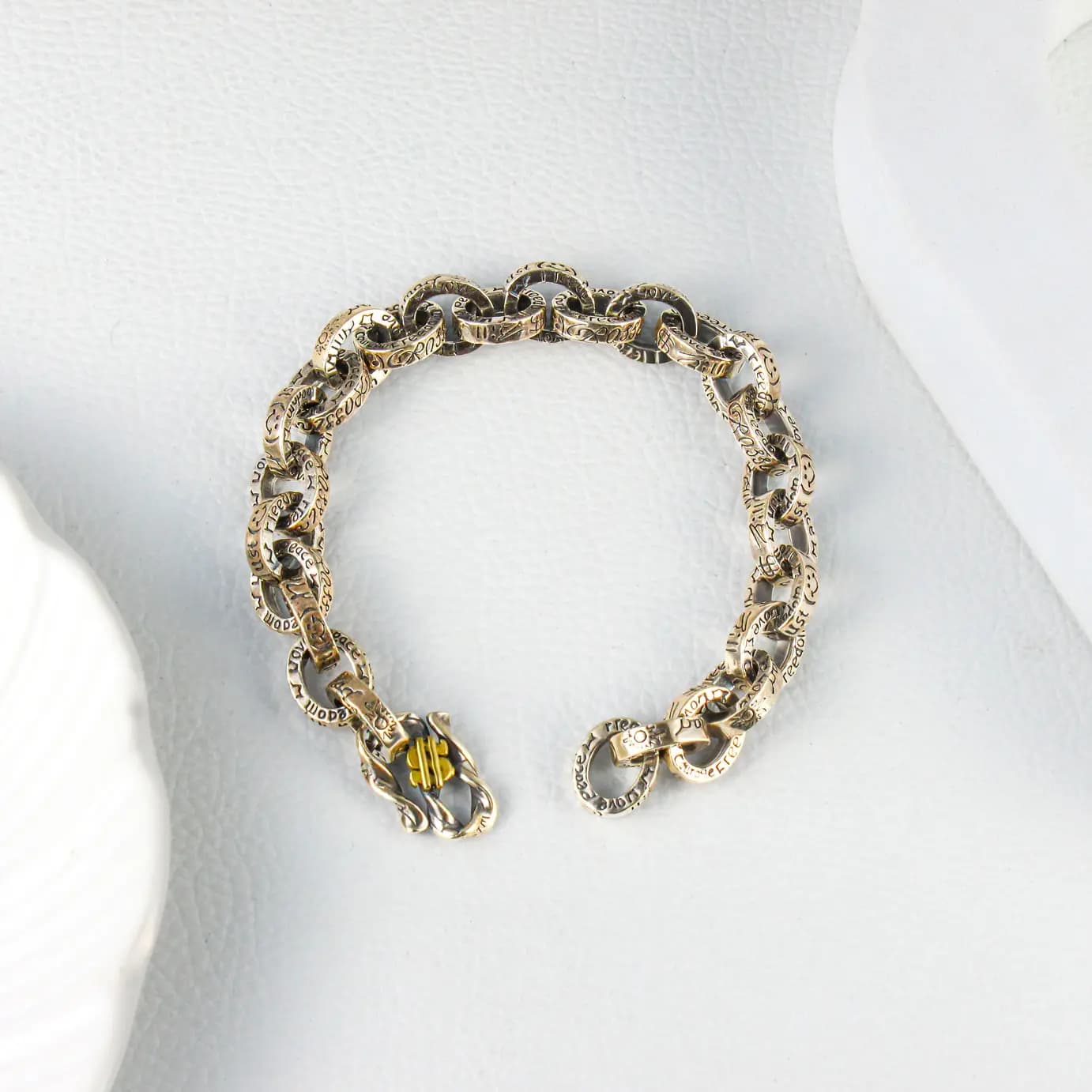Regal Bold Link Gold Bracelet Regal Bold Link Gold Bracelet