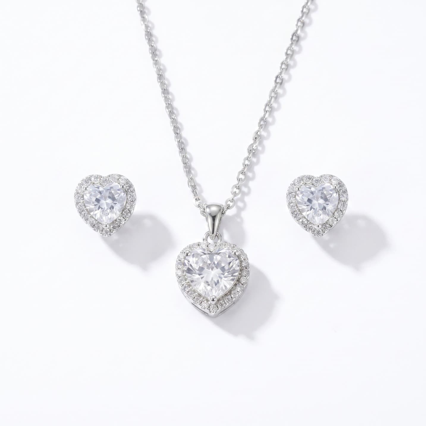 Golden Heart Glow Pendant Set – Love Wrapped in Elegance Golden Heart Glow Pendant Set – Love Wrapped in Elegance